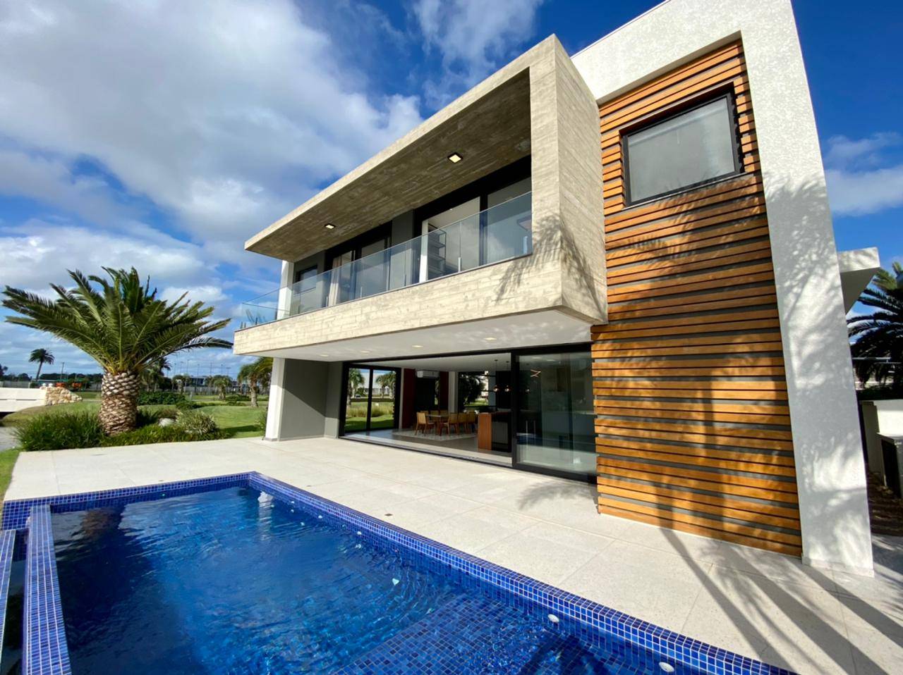 Casa em Condomínio 5 dormitórios para venda, centro em Xangri-lá | Ref.: 158