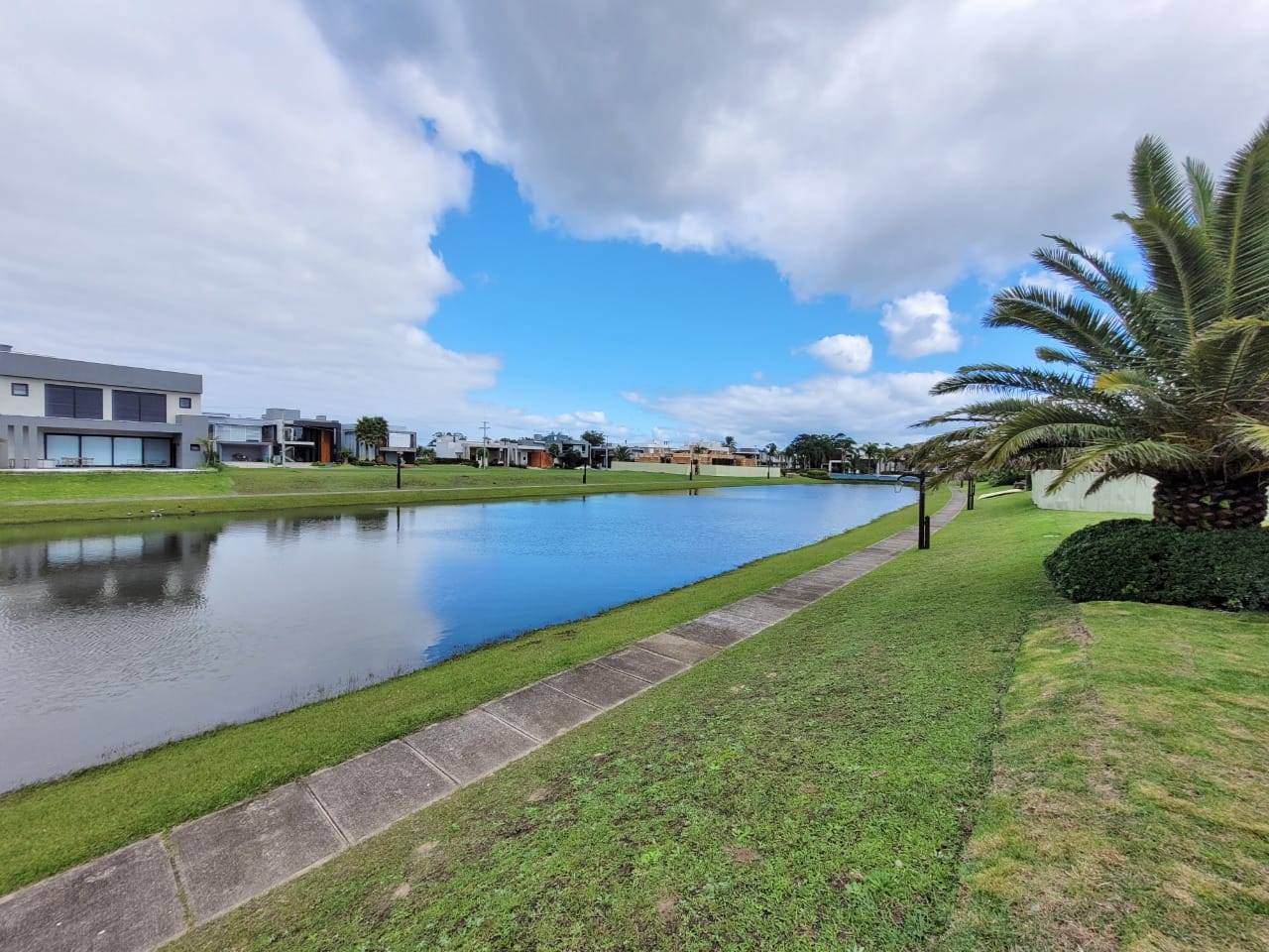 Casa em Condomínio 4 dormitórios para venda, Parque Antártica  em Capão da Canoa | Ref.: 4093